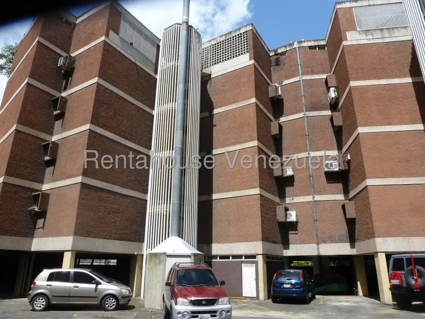 Apartamento (1 Nivel) en Alquiler en Lomas de Las Mercedes, Distrito Metropolitano - 4