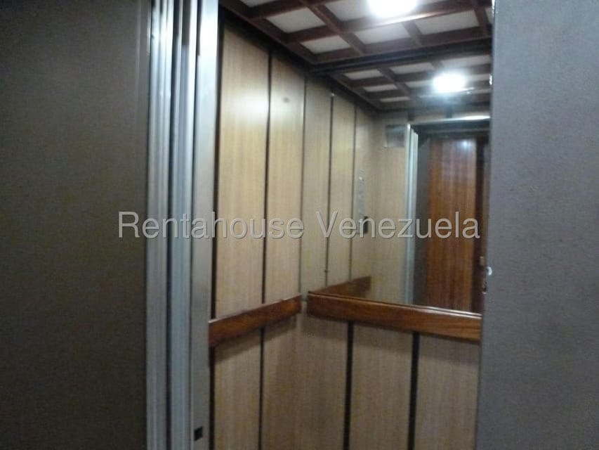 Apartamento (1 Nivel) en Alquiler en Lomas de Las Mercedes, Distrito Metropolitano - 6
