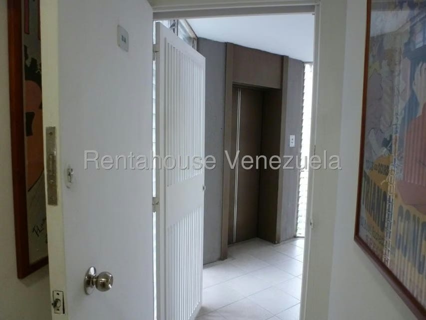 Apartamento (1 Nivel) en Alquiler en Lomas de Las Mercedes, Distrito Metropolitano - 8