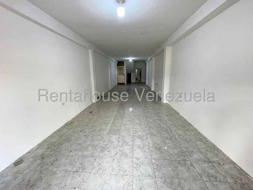 Comercial (Local Comercial) en Alquiler en Zona Oeste, Lara - 2