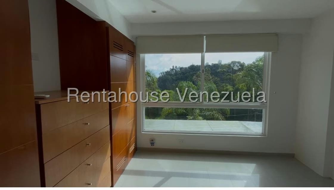 Apartamento (1 Nivel) en Alquiler en La Boyera, Distrito Metropolitano - 12