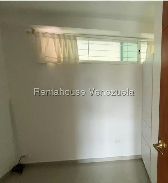 Apartamento (1 Nivel) en Alquiler en La Boyera, Distrito Metropolitano - 14