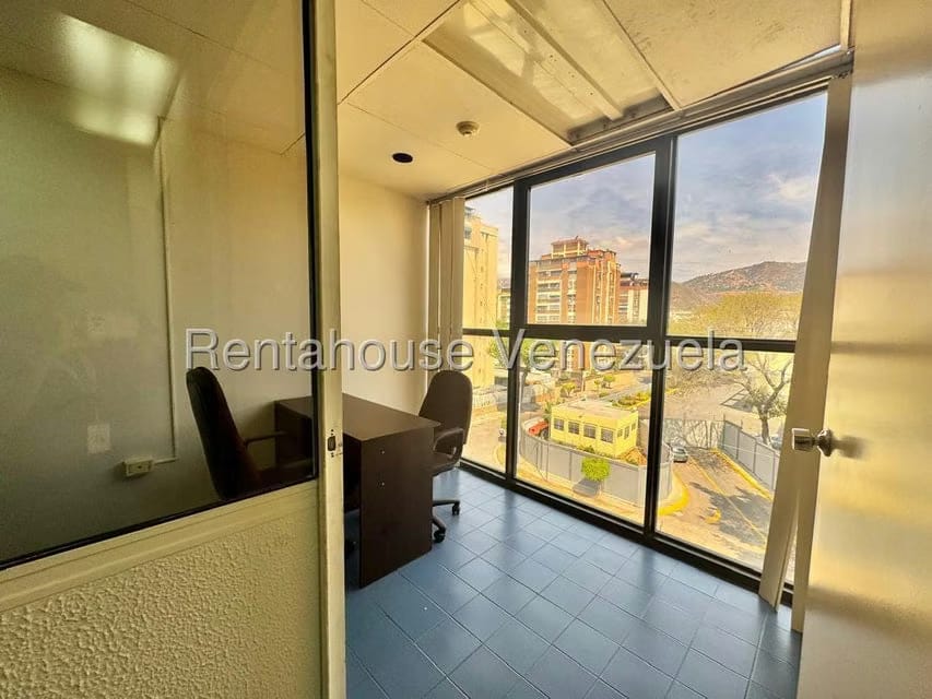 Comercial (Local Comercial) en Venta en Montalban II, Distrito Metropolitano - 29