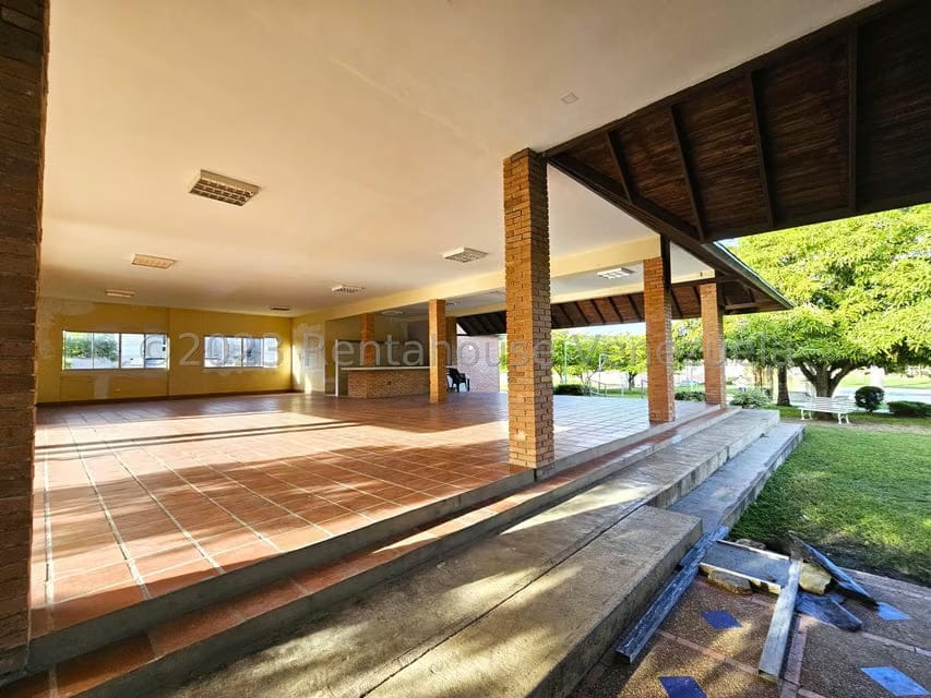 Casa (Duplex) en Venta en Zona Este, Lara - 35