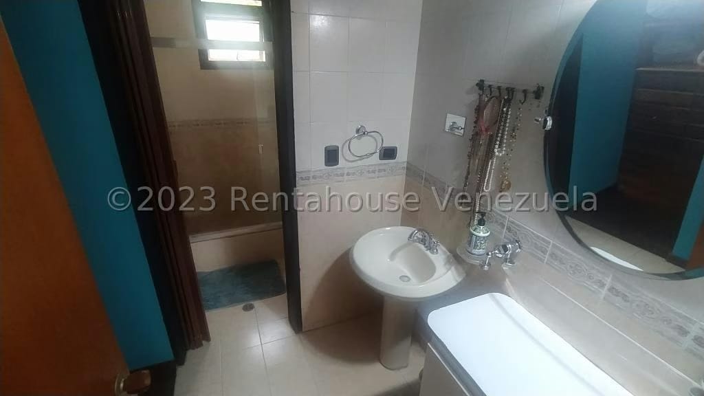 Apartamento (Multiples Niveles) en Venta en Mampote, Miranda - 9