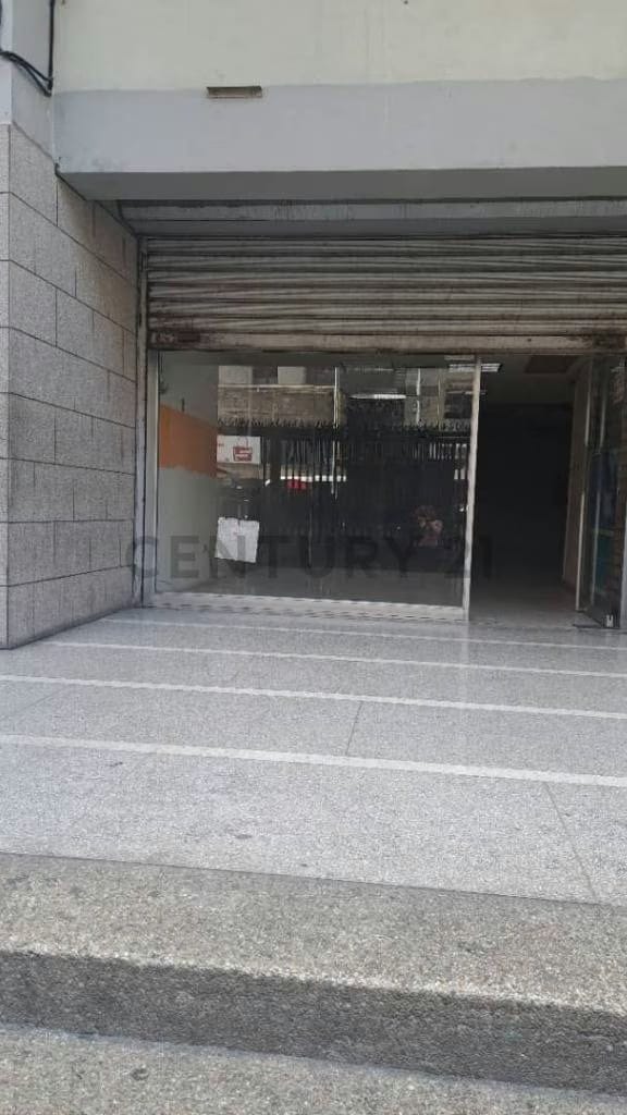 ML - Local Comercial en alquiler Av. Universidad - 6