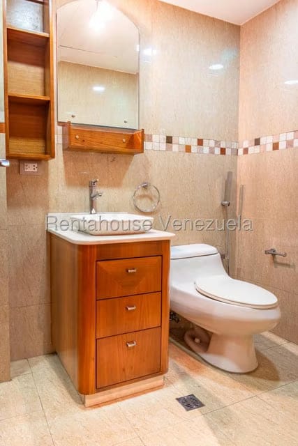 Apartamento (Multiples Niveles) en Alquiler en La Tahona, Distrito Metropolitano - 17