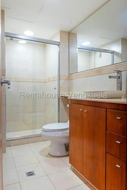 Apartamento (Multiples Niveles) en Alquiler en La Tahona, Distrito Metropolitano - 18