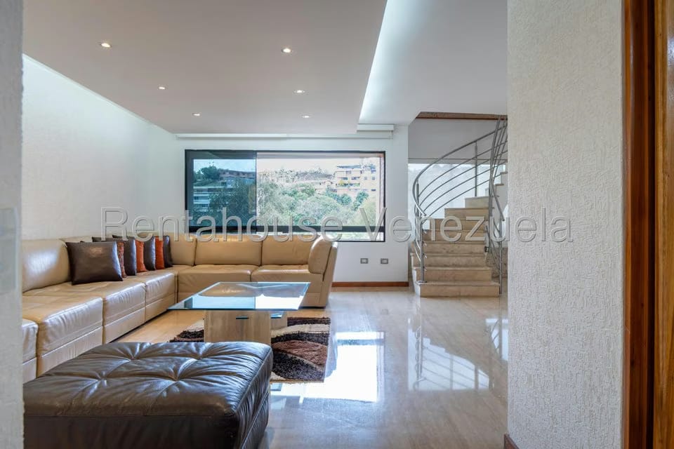 Apartamento (Multiples Niveles) en Alquiler en La Tahona, Distrito Metropolitano - 5