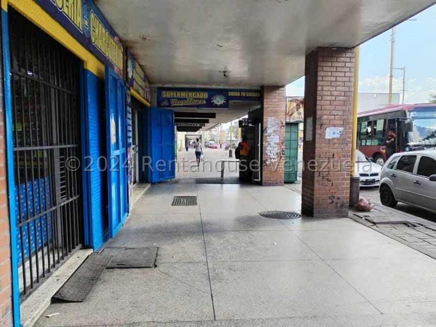 Comercial (Edificio) en Venta en Avenida Bolivar Sur, Carabobo - 25