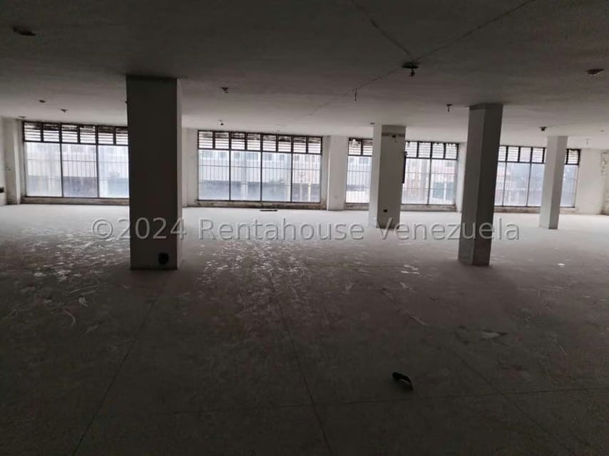 Comercial (Edificio) en Venta en Avenida Bolivar Sur, Carabobo - 35