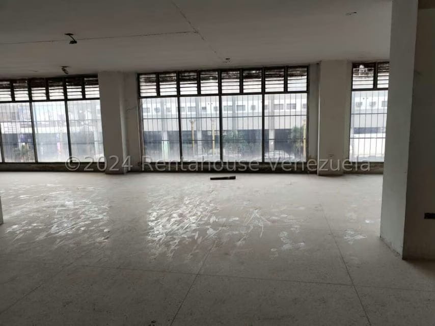 Comercial (Edificio) en Venta en Avenida Bolivar Sur, Carabobo - 37
