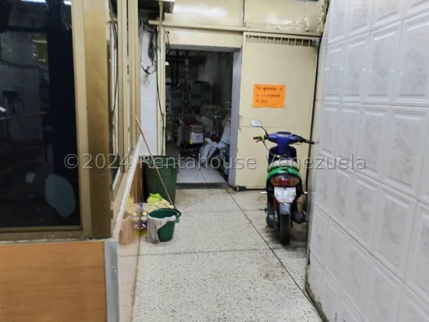 Comercial (Edificio) en Venta en Avenida Bolivar Sur, Carabobo - 56