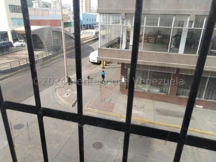 Comercial (Edificio) en Venta en Avenida Bolivar Sur, Carabobo - 61