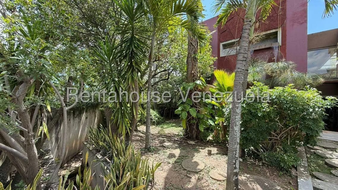Casa (Contemporaneo) en Venta en Lomas del Mirador, Distrito Metropolitano - 2
