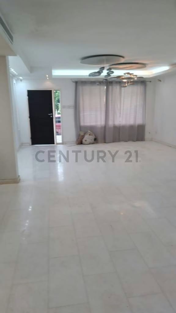 Excliusiva Villa en Av El Milagro Maracaibo - 3