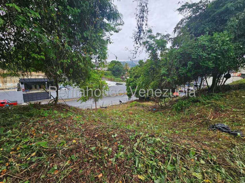 Terreno (Residencial) en Venta en Prados del Este, Distrito Metropolitano - 18