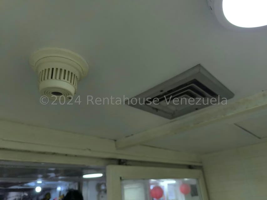 Comercial (Local Comercial) en Alquiler en Parroquia La Candelaria, Distrito Metropolitano - 2
