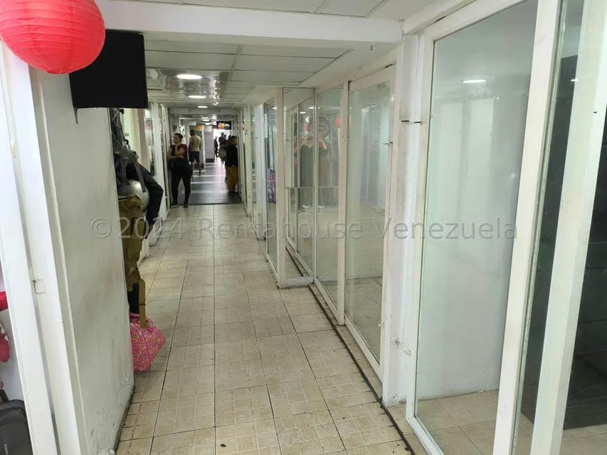 Comercial (Local Comercial) en Alquiler en Parroquia La Candelaria, Distrito Metropolitano - 4