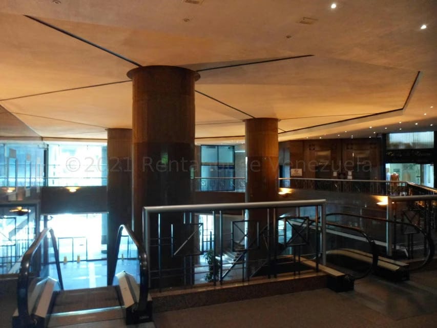 Comercial (Local Comercial) en Venta en El Rosal, Distrito Metropolitano - 11
