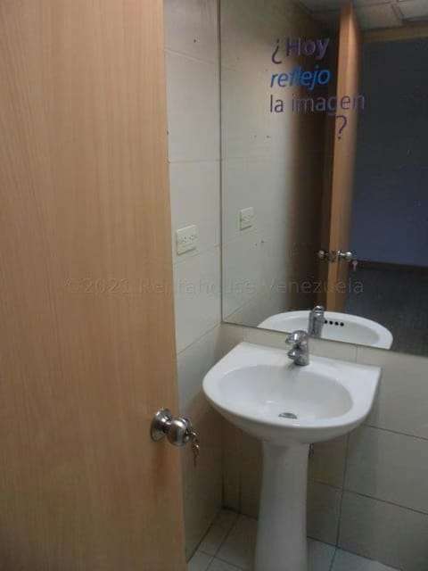 Comercial (Local Comercial) en Venta en El Rosal, Distrito Metropolitano - 26