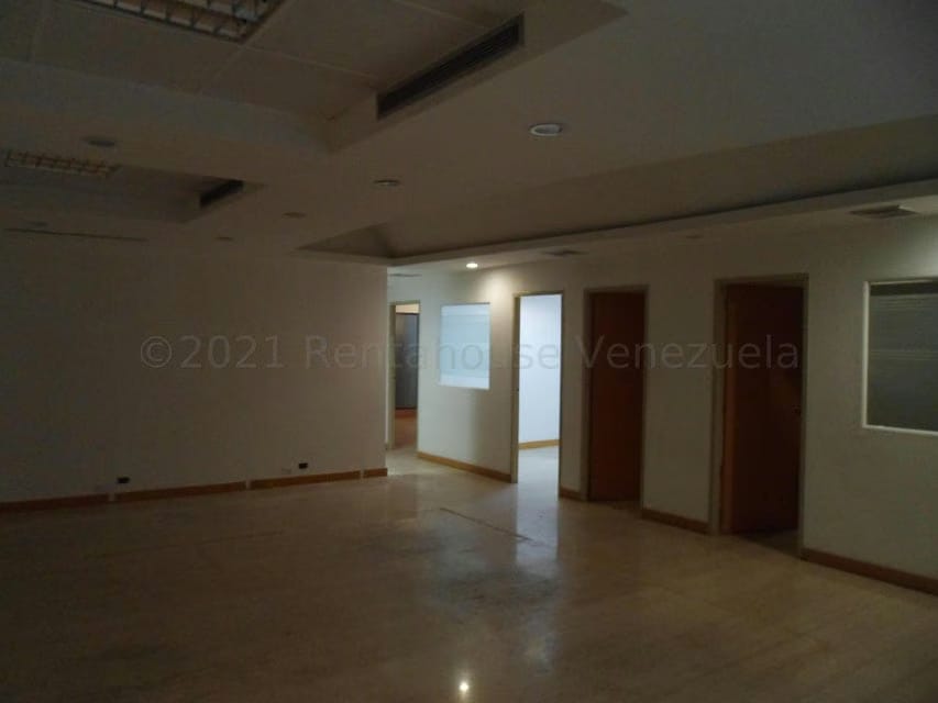 Comercial (Local Comercial) en Venta en El Rosal, Distrito Metropolitano - 27