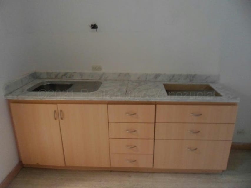 Comercial (Local Comercial) en Venta en El Rosal, Distrito Metropolitano - 34