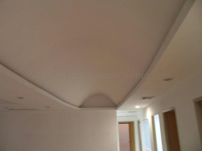 Comercial (Local Comercial) en Venta en El Rosal, Distrito Metropolitano - 35