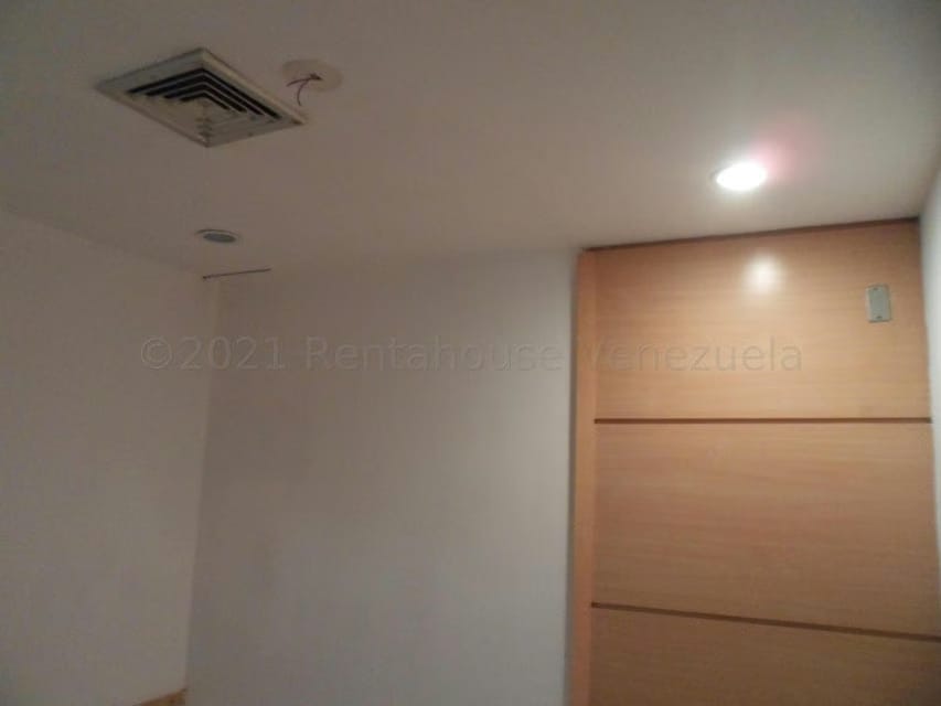 Comercial (Local Comercial) en Venta en El Rosal, Distrito Metropolitano - 36