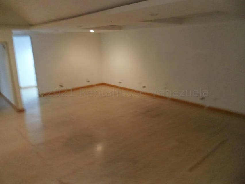 Comercial (Local Comercial) en Venta en El Rosal, Distrito Metropolitano - 38