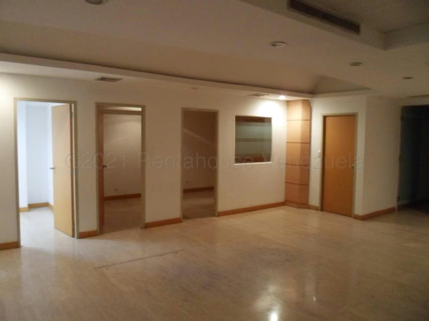 Comercial (Local Comercial) en Venta en El Rosal, Distrito Metropolitano - 40