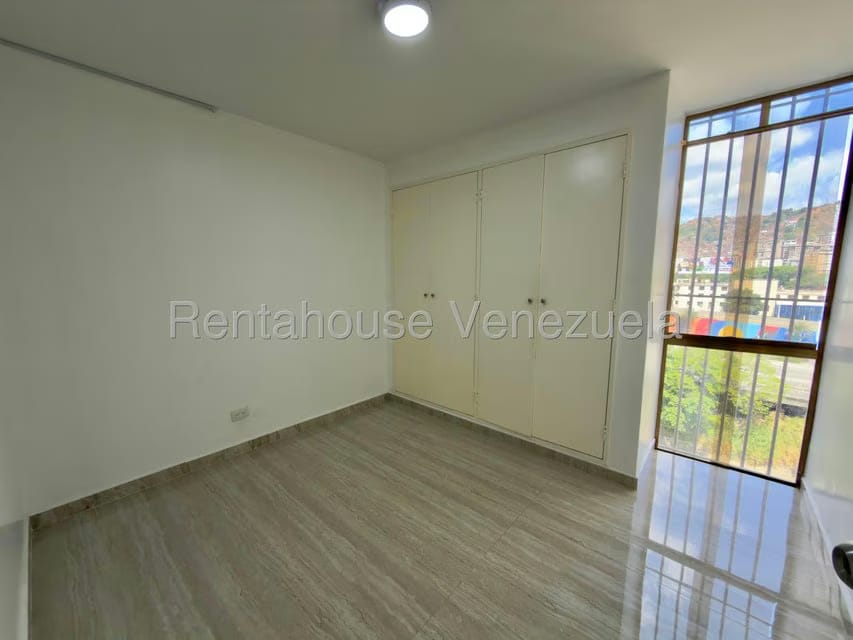 Apartamento (1 Nivel) en Venta en El Paraiso, Distrito Metropolitano - 9