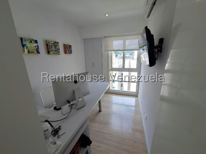 Apartamento (Duplex) en Venta en Las Mesetas de Santa Rosa de Lima, Distrito Metropolitano - 11