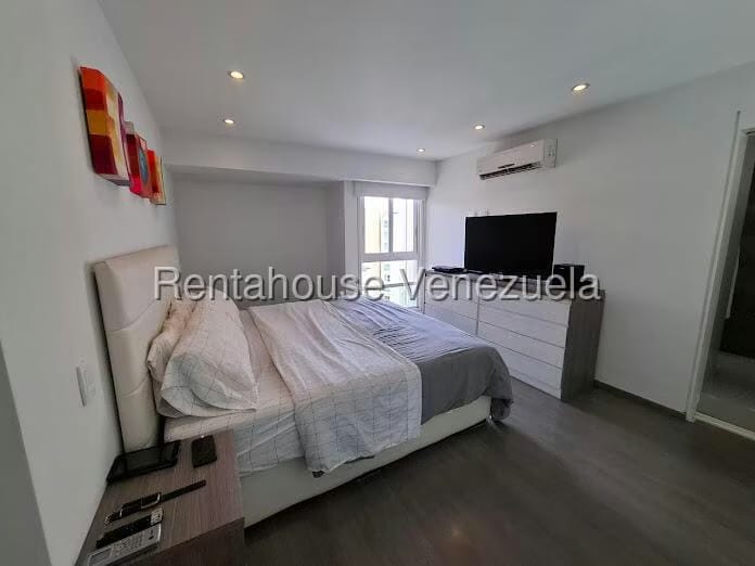 Apartamento (Duplex) en Venta en Las Mesetas de Santa Rosa de Lima, Distrito Metropolitano - 16