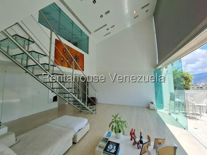 Apartamento (Duplex) en Venta en Las Mesetas de Santa Rosa de Lima, Distrito Metropolitano - 3