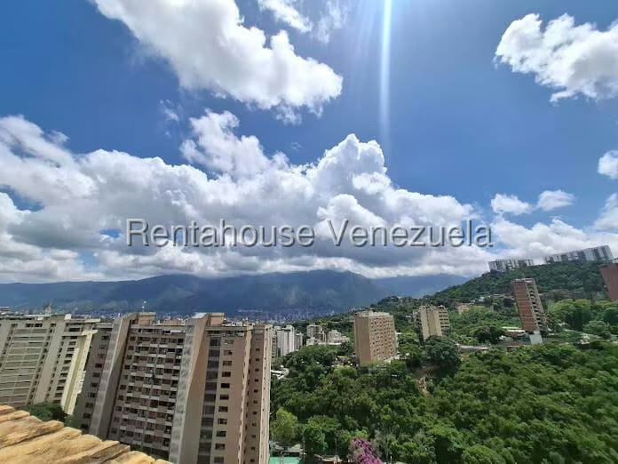 Apartamento (Duplex) en Venta en Las Mesetas de Santa Rosa de Lima, Distrito Metropolitano - 33