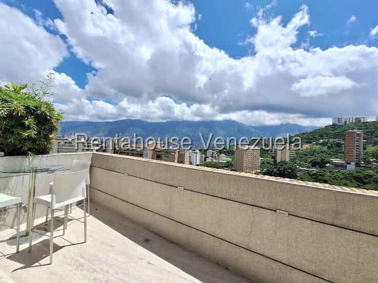 Apartamento (Duplex) en Venta en Las Mesetas de Santa Rosa de Lima, Distrito Metropolitano - 5
