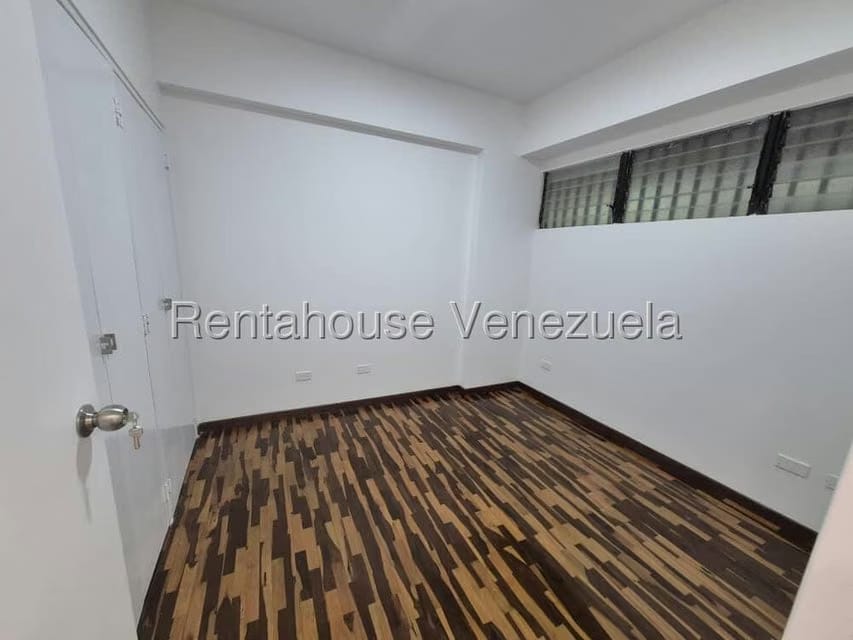Apartamento (1 Nivel) en Alquiler en Colinas de Bello Monte, Distrito Metropolitano - 8