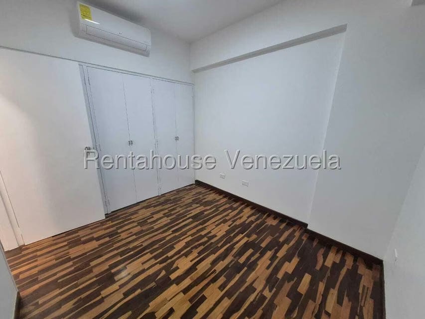 Apartamento (1 Nivel) en Alquiler en Colinas de Bello Monte, Distrito Metropolitano - 9