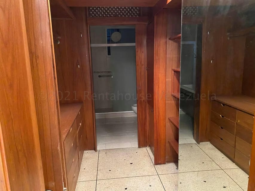 Apartamento (1 Nivel) en Venta en Cumbres de Curumo, Distrito Metropolitano - 31