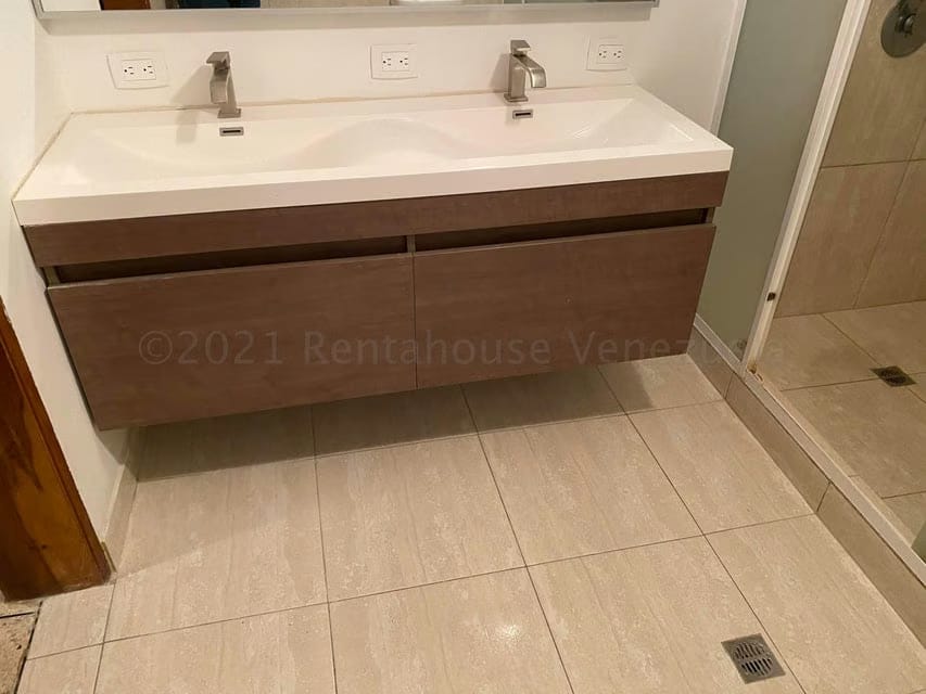 Apartamento (1 Nivel) en Venta en Cumbres de Curumo, Distrito Metropolitano - 35