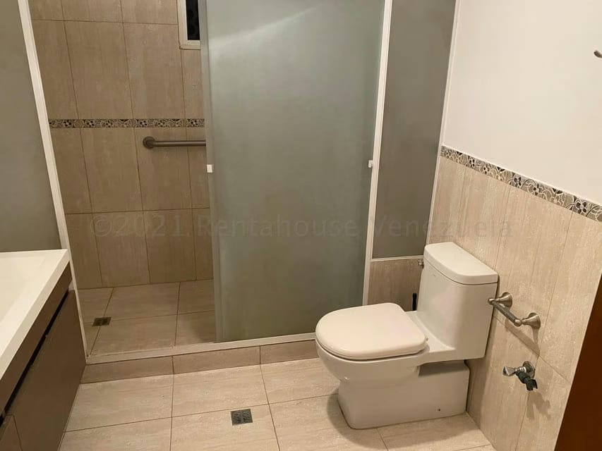 Apartamento (1 Nivel) en Venta en Cumbres de Curumo, Distrito Metropolitano - 36