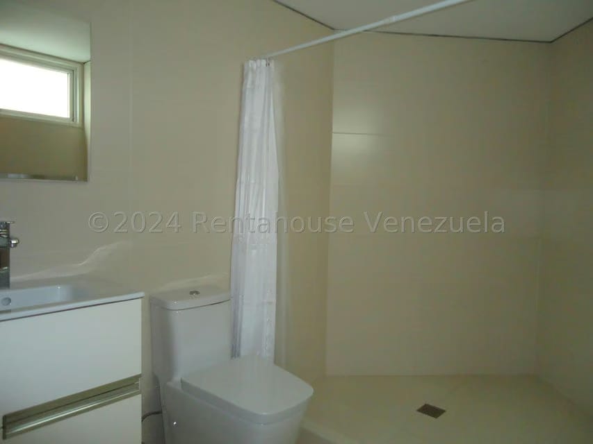 Apartamento (1 Nivel) en Venta en Campo Alegre, Distrito Metropolitano - 23
