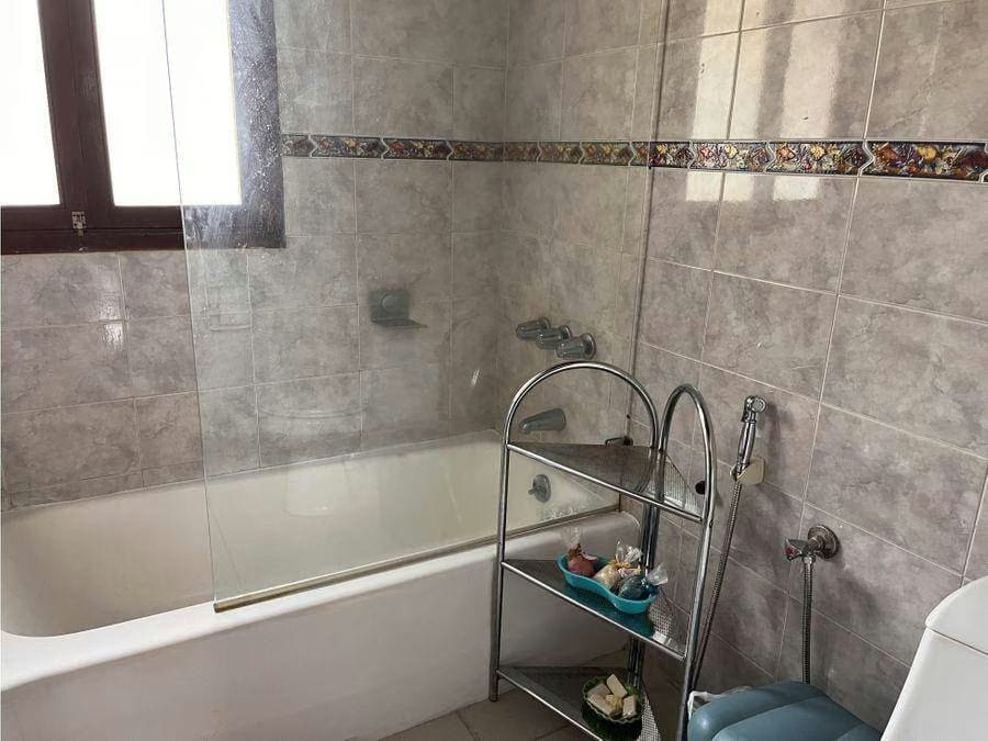 Venta Hermosa Casa en Colinas de Tamanaco - 7