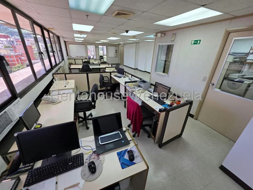 Comercial (Oficina) en Alquiler en Santa Eduvigis, Distrito Metropolitano - 13