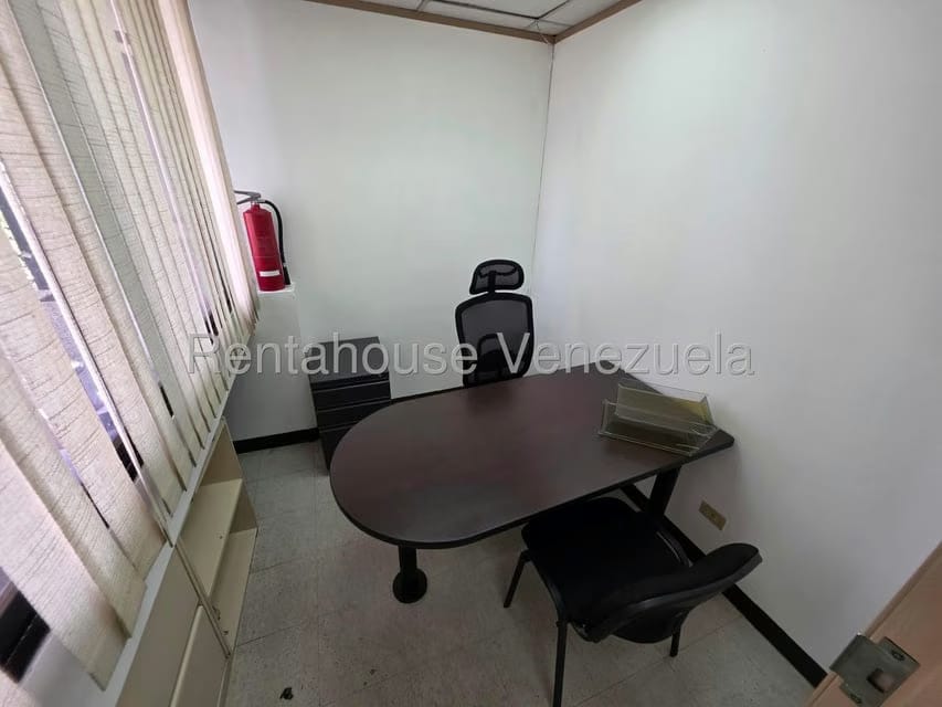 Comercial (Oficina) en Alquiler en Santa Eduvigis, Distrito Metropolitano - 15