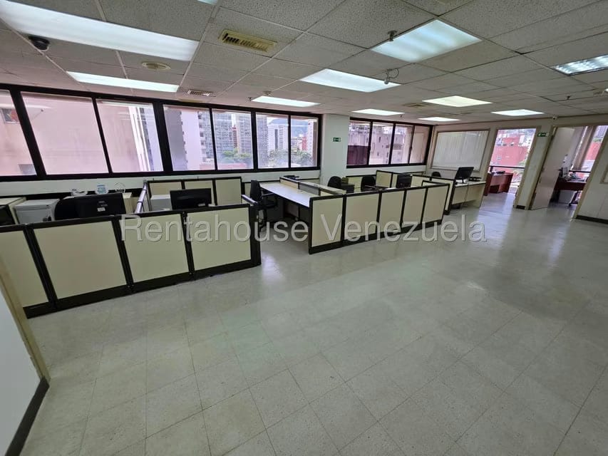 Comercial (Oficina) en Alquiler en Santa Eduvigis, Distrito Metropolitano - 5