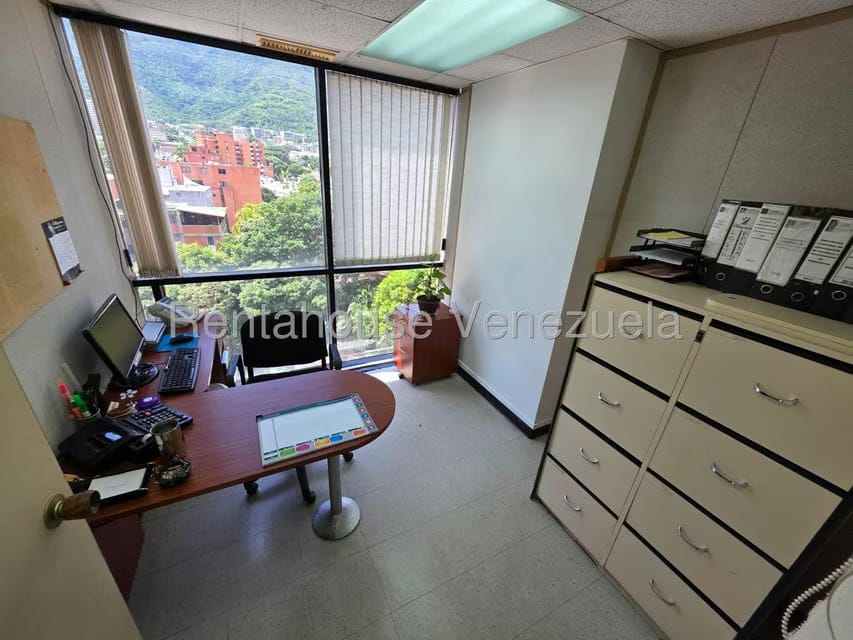 Comercial (Oficina) en Alquiler en Santa Eduvigis, Distrito Metropolitano - 8