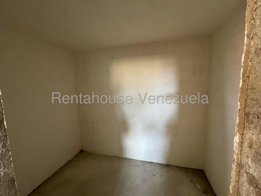 Casa (Duplex) en Venta en Oripoto, Distrito Metropolitano - 13