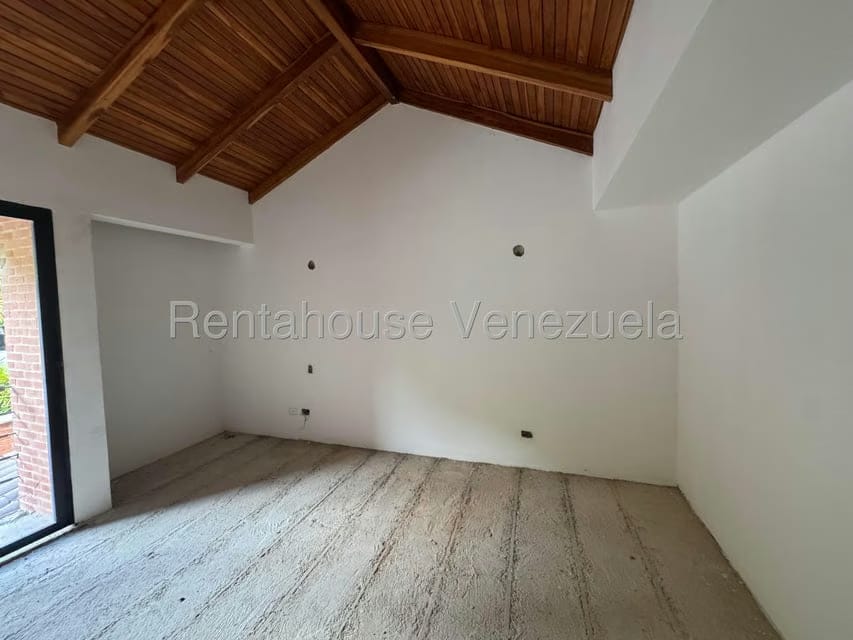 Casa (Duplex) en Venta en Oripoto, Distrito Metropolitano - 18